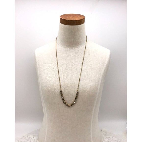 Necklace brushed gold finish with black gems and a adjustable chain - Picture 5 of 5